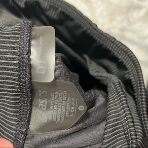 ASICS BLACK PERFORMANCE LEGGINGS 25” INSEAM